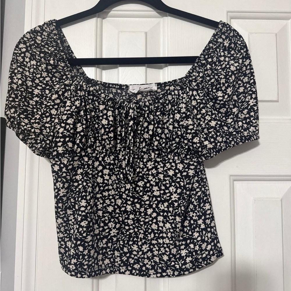 Carly Jean Los Angeles Black and White Floral Square-Neck Blouse